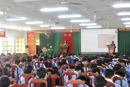 Nâng cao nhận thức cho học sinh, sinh viên về thuốc lá điện tử và sức khỏe sinh sản