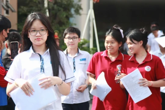 Hà Nội chuẩn bị điều kiện phổ cập THPT