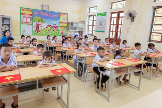 Cần chuẩn bị đội ngũ để đưa tiếng Anh thành ngôn ngữ thứ hai trong trường học
