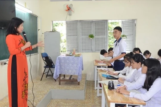 Trong thời gian nghỉ hè giáo viên có được hưởng phụ cấp biên giới?