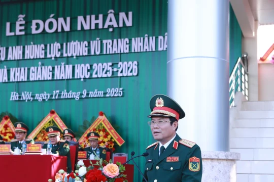 Học viện Hậu cần đón danh hiệu Anh hùng LLVTND và khai giảng năm học mới