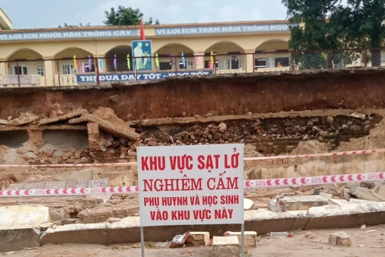 Khẩn trương khắc phục sạt lở trường học ở Hà Nội