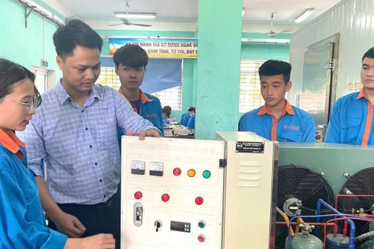 Mục tiêu 85% thanh niên hoàn thành THPT hoặc tương đương: Mở rộng cơ hội, điều kiện học tập