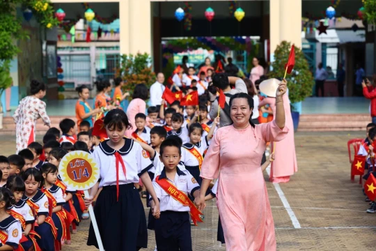 Không xếp thời khóa biểu ngày thứ Bảy: Phụ huynh nhẹ nhõm, giáo viên vui mừng
