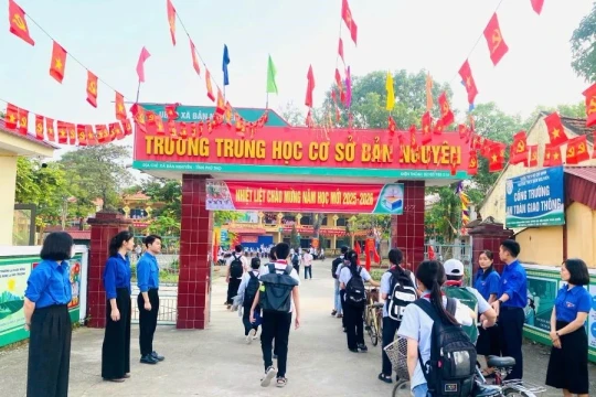 Trường học ở Phú Thọ tăng cường giáo dục pháp luật về TTATGT năm học 2025 - 2026