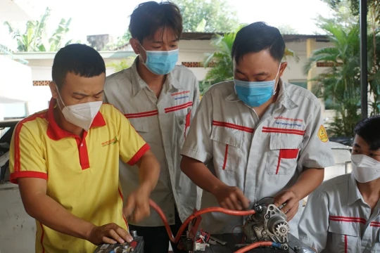 Trường nghề ươm mầm… ông chủ