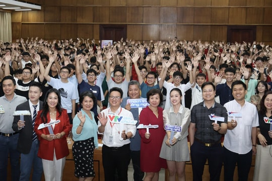 Gần 4.000 sinh viên đã tham gia Unitour “A.I thực chiến”, Đại học Bách Khoa Hà Nội bùng nổ đăng ký