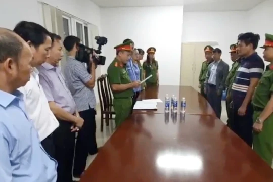 Bắt tạm giam 2 trưởng khoa Bệnh viện đa khoa vùng Tây Nguyên