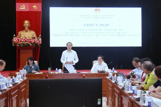 Góp ý hoàn thiện Đề án đưa tiếng Anh thành ngôn ngữ thứ 2 trong trường học