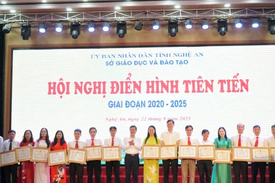 Tôn vinh điển hình tiên tiến ngành Giáo dục Nghệ An giai đoạn 2020-2025