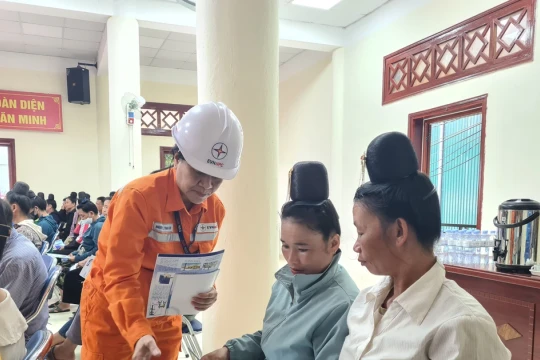 Điện Biên tuyên truyền bảo vệ hành lang lưới điện và phòng chống rủi ro