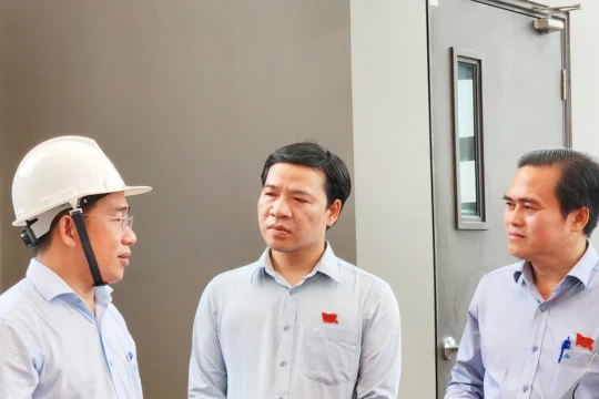 Phường hơn 160.000 dân ở TPHCM: Trường lớp quá tải, trạm y tế xuống cấp