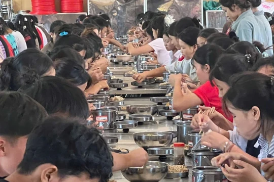 Ẩn số trong bữa ăn nội trú ở Mường Nhé: Khi niềm tin thay thế cơ chế giám sát?