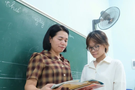 Cô bé mồ côi chạm tới ước mơ nơi giảng đường