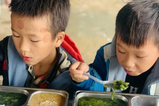 Đề xuất hỗ trợ tiền ăn trưa cho HS các xã biên giới: Giám sát để triển khai hiệu quả