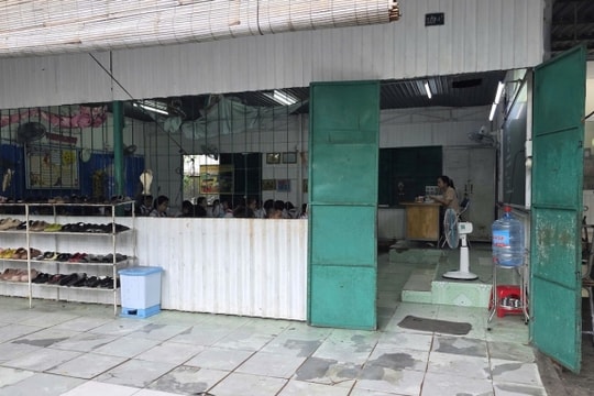 Phòng học dựng bằng tôn ở TP HCM