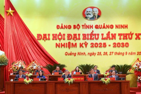 Xây dựng Quảng Ninh ngày càng giàu mạnh