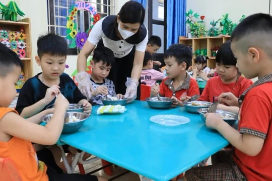 Tăng cường vệ sinh an toàn thực phẩm tại các cơ sở giáo dục mầm non ở Phú Thọ