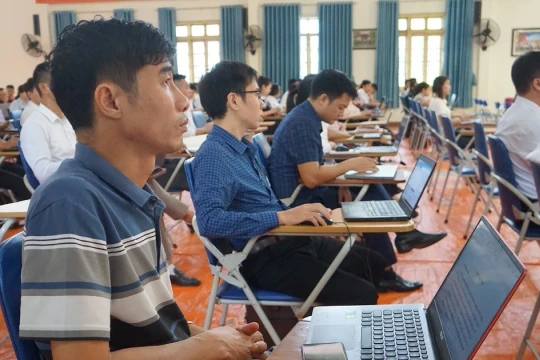Tuyên Quang nâng cao kỹ năng trong khai thác dữ liệu quản lý giáo dục