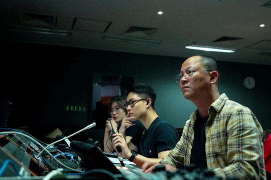 Từ nam sinh 9.0 IELTS đến MC song ngữ kênh truyền hình đối ngoại quốc gia