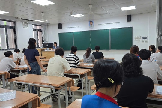 Xét tuyển đại học bằng học bạ: Nên bỏ hay giữ?