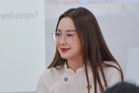 Hoa hậu Bảo Ngọc giảng dạy tại trường đại học danh tiếng Thái Lan
