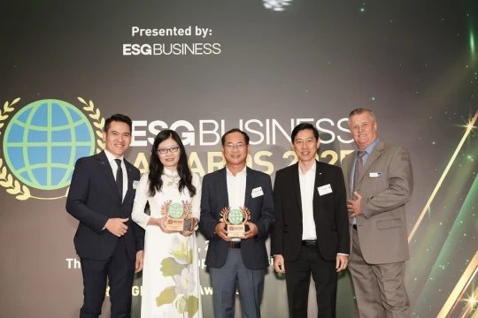 VinUni 'chiến thắng kép' tại ESG Business Awards 2025