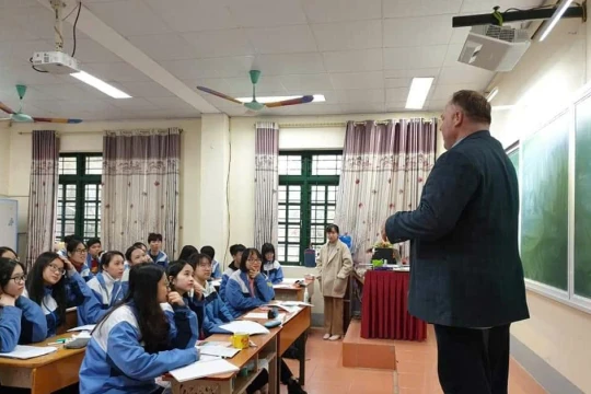 Phá bỏ các rào cản hành chính để thu hút nhân tài toàn cầu