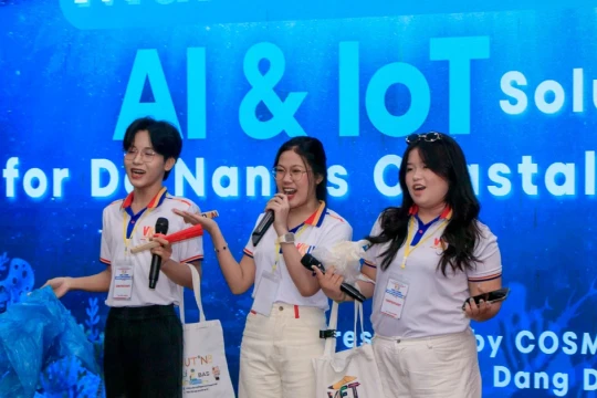 Sinh viên 'bùng nổ' kỹ năng hùng biện tiếng Anh tại ETC 2025