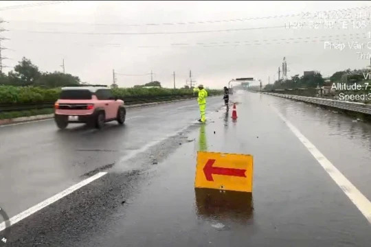 Tạm cấm đường cao tốc từ nút giao Nghi Sơn - Hà Tĩnh do bão Bualoi