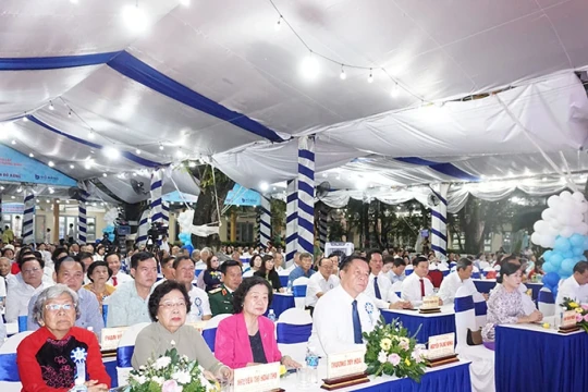 Kỷ niệm 70 năm thành lập Trường THPT Trương Định, Tiền Giang