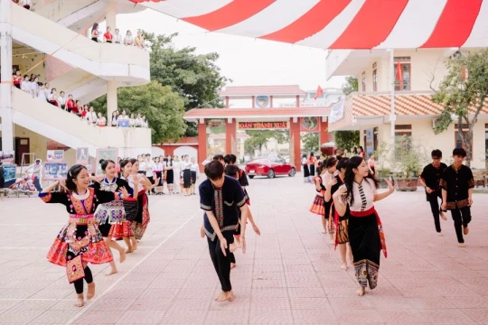 Học sinh trường dân tộc nội trú chung tay gìn giữ tiếng mẹ đẻ