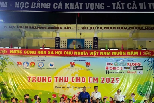 Ấm áp chương trình 'Trung thu cho em' tại Thanh Hoá
