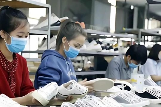 Doanh nghiệp Việt cần tăng tỷ lệ nội địa hóa để vượt rào cản thuế