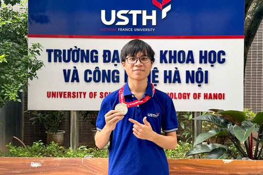 Nam sinh ẵm hai giải cao nhất ở Olympic Toán, Sinh học toàn quốc