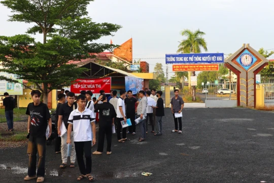 Chấn chỉnh việc sắp xếp giáo viên tại một trường THPT ở Cà Mau