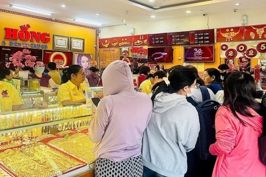 Giá vàng ngày đầu tuần 29/9 trong nước ở mốc 135 triệu đồng, thế giới đi ngang