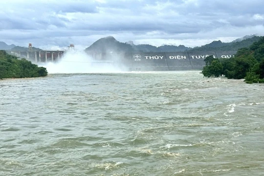 Hồ thủy điện Tuyên Quang mở 1 cửa xả đáy vào 20h tối nay