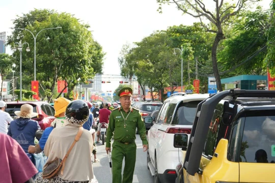 Công an Cần Thơ tăng cường bảo đảm trật tự ATGT cho học sinh