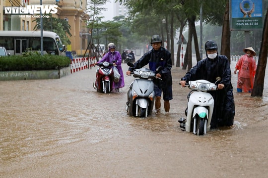 Đến sáng nay, Hà Nội còn bao nhiêu điểm ngập sâu?