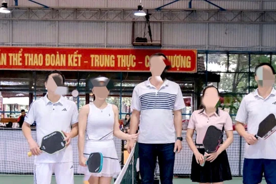 Xác minh một bí thư xã nghỉ học bồi dưỡng chính trị để đi chơi Pickleball
