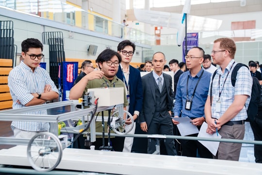 Sinh viên đại học biến ý tưởng công nghệ thành giải pháp thực tế
