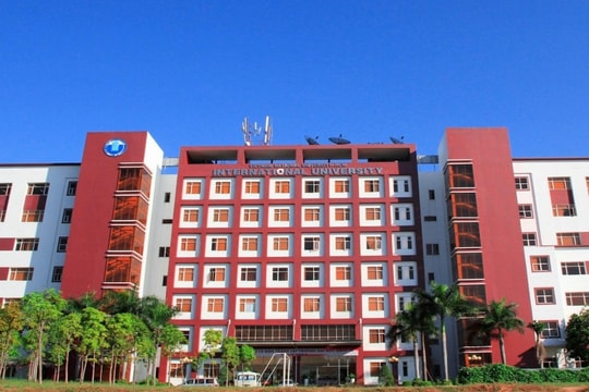 Sinh viên “kêu cứu" vì chính sách học phí mới, trường đại học điều chỉnh