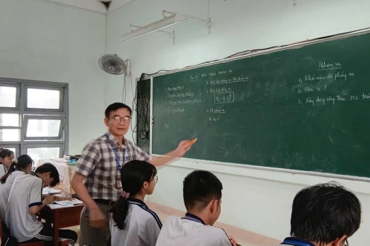 Người thầy tận tâm gieo đam mê Vật lí