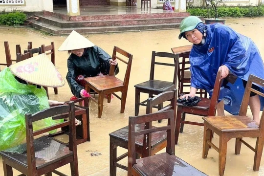 Trường học miền Trung khẩn trương ổn định dạy học sau bão Bualoi