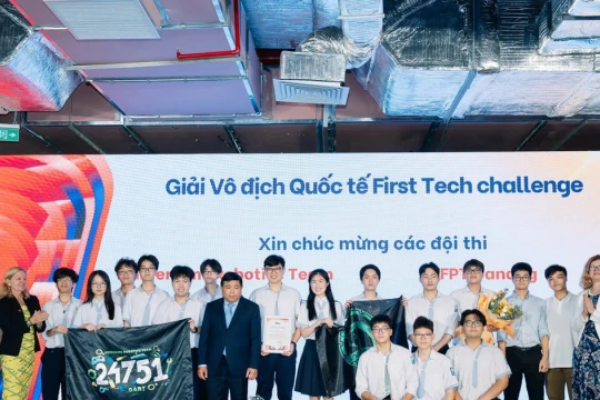 Vinh danh các đội thi STEM, robotic đạt thành tích xuất sắc