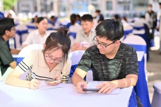 Loạt đại học hỗ trợ sinh viên sau bão Bualoi
