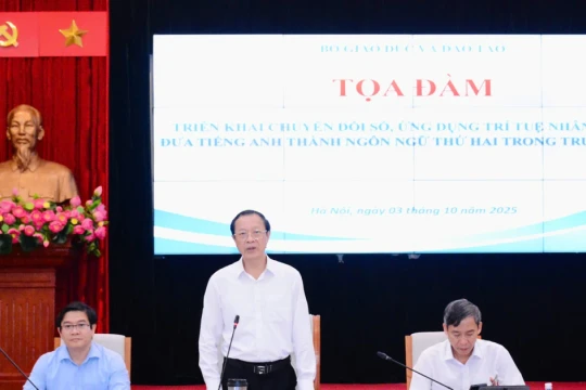 Huy động nguồn lực triển khai chuyển đổi số, dạy học tiếng Anh trong nhà trường