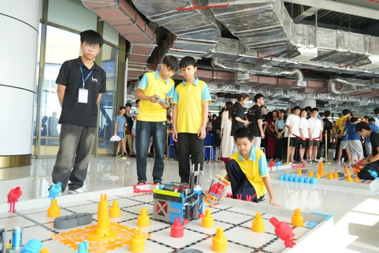 Khởi động giải đấu tìm đội dự cuộc thi Robotics lớn nhất thế giới