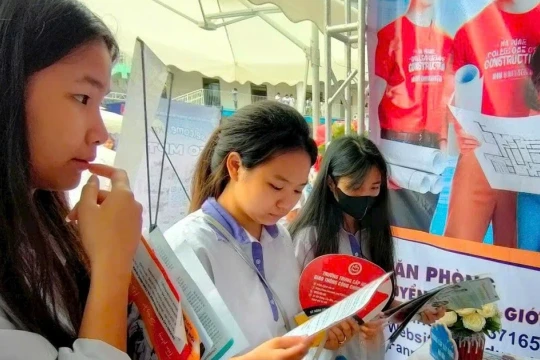 Xoay xở bổ sung tuyển sinh trường nghề